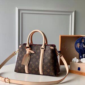 Louis Vuitton Chain Bags, Wallets